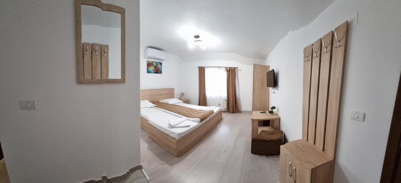 Cusali Pensiune Topolovatu Mare Luaran gambar